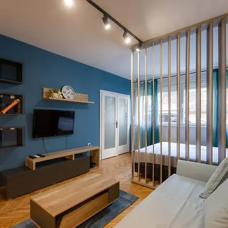 Centre Luxury Suites Apartman